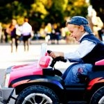 Машина мрії без розчарувань: як вибрати дитячий легковий електромобіль для міста, парку й дому