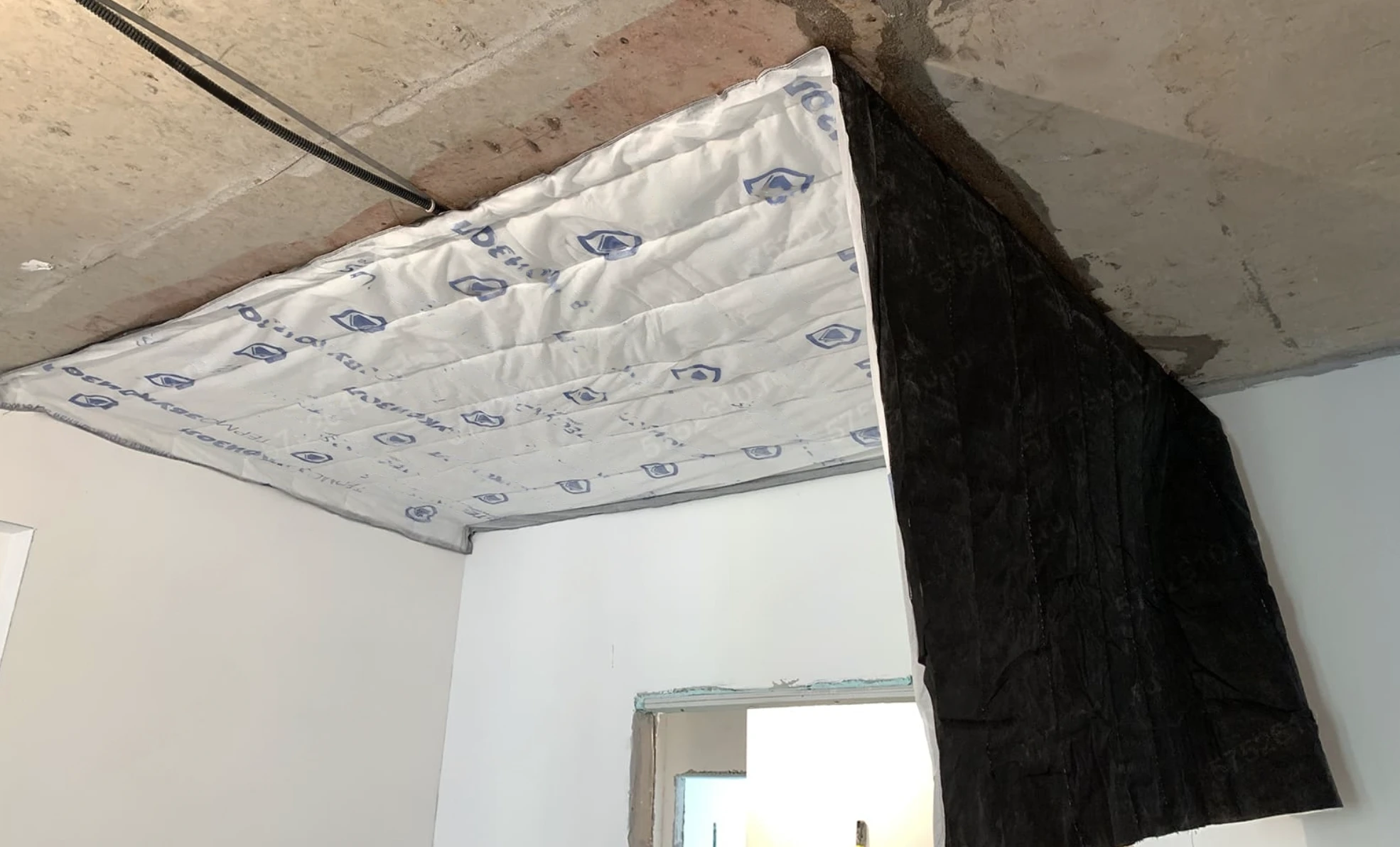 Натяжні стелі та шумоізоляція