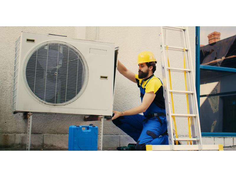 заправка кондиціонера фреоном майстер перевірка тиску обслуговування кондиціонера Київ