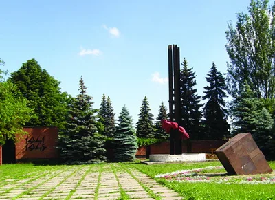 Жертвою пали...